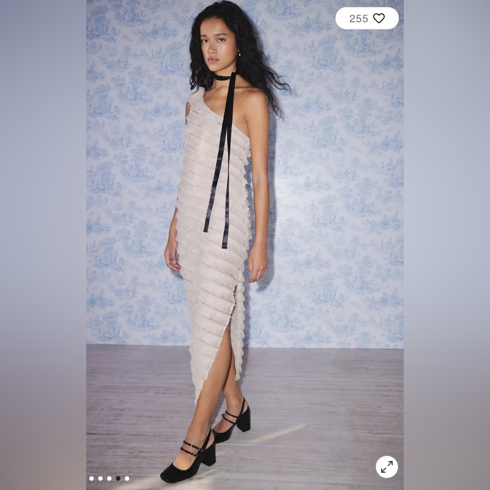 Urban Outfitter NWT Kimchi Blue Rita Ruffle One-Shoulder Midi Dress